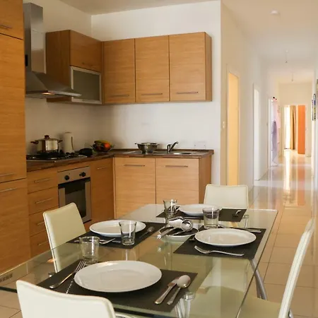 St.paul's Bay Three Bedroom With Country Views *